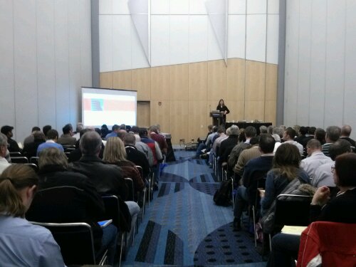 A full house to see Maria Coglan discuss Hints and the Optimizer