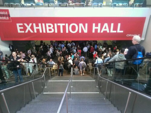 The throng descends into the depths of Moscone West to hunt the exhibit hall for goodies.